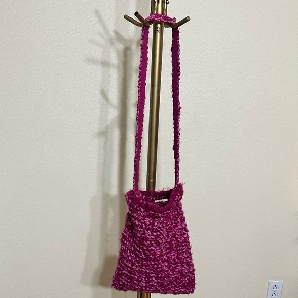 Vintage GAP Barbie
pink wool Crochet Crossbody hand Bag KNIT BOHO Hippie purse - Picture 7 of 9